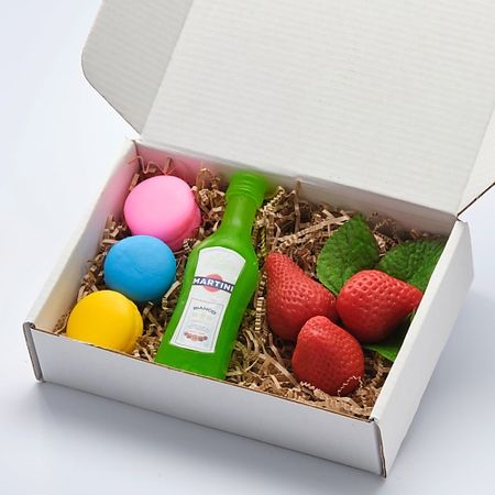 Мыло твердое SKUINA Мыло ручной работы Мартини, клубника и сладости открытка ручной работы 20 10см   желтая 795