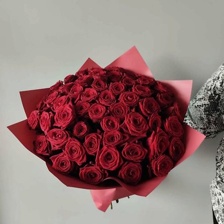 Букет живых цветов ЗОЛОТАЯ АУРА Букет из 51 розы 