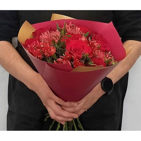 Букет живых цветов VORNIKOV BOUQUETS Букет с альстромерией Аура