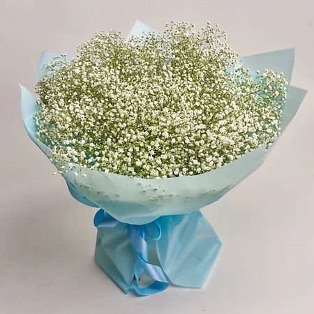 Букет живых цветов AZALIANOW ЦВЕТЫ. ПОДАРКИ. ДЕКОР Букет из 25 белых гипсофил в голубой пленке