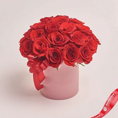 Букет живых цветов AZALIANOW ЦВЕТЫ. ПОДАРКИ. ДЕКОР Букет из 25 красных роз в розовой коробке