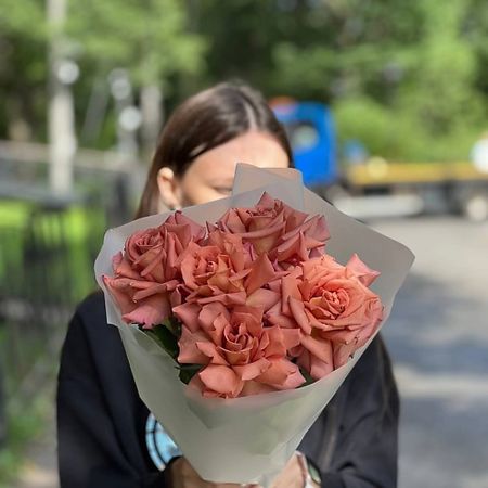 Букет живых цветов LE BOUQUET Букет французских роз александра лепенан валуа история французских королей