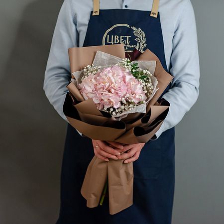 Букет живых цветов ЦВЕТНИК ЦВЕТЫ И ПОДАРКИ Розовая гортензия с гипсофилой