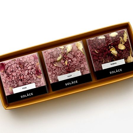 Соль для ванны SOLACE Набор мерцающей соли для ванны Solace (3 шт) с шиммером и сухоцветами