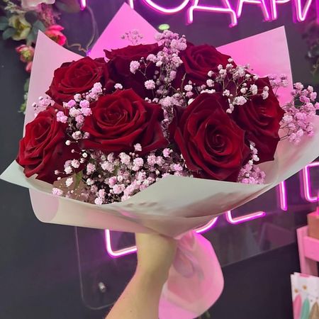 Букет живых цветов ДАРИ ЦВЕТЫ Розы с гипсофилой