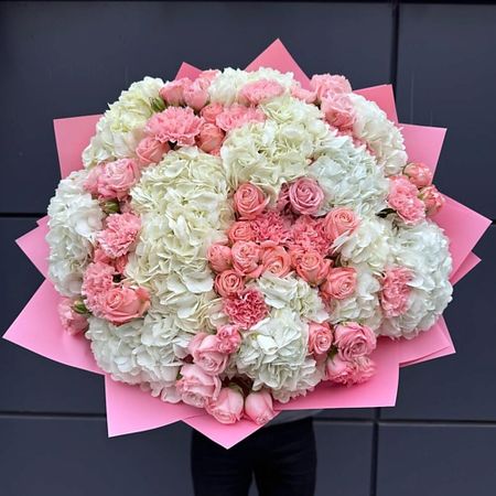 Букет живых цветов ДАРИ ЦВЕТЫ Букет-гигант с гортензией и кустовыми розами