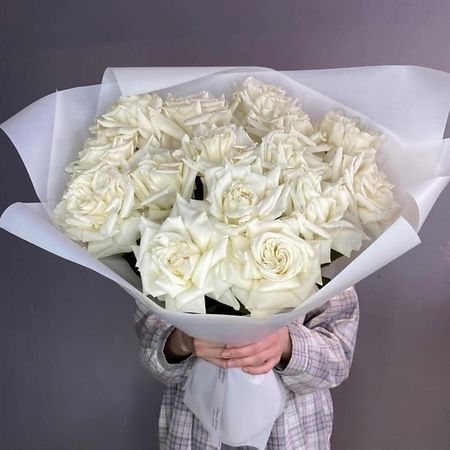 Букет живых цветов ДАРИ ЦВЕТЫ Монобукет из белых французских роз