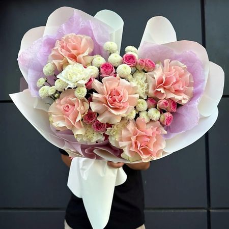 Букет живых цветов ДАРИ ЦВЕТЫ Букет-сердечко с французскими розами