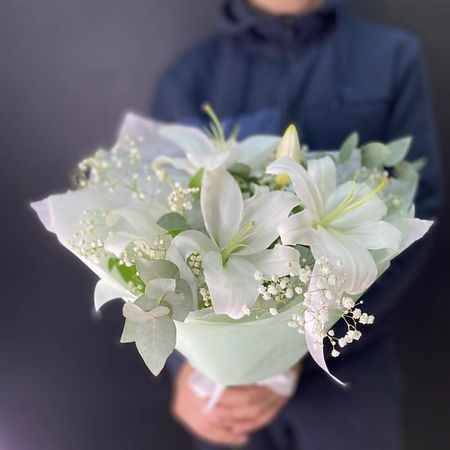 Букет живых цветов ДАРИ ЦВЕТЫ Невеста, букет из лилий, гипсофилы и эвкалипта