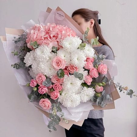Букет живых цветов ДАРИ ЦВЕТЫ Букет с гортензией, кустовыми розами и хризантемами