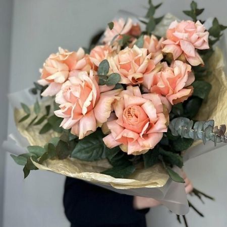 Букет живых цветов ДАРИ ЦВЕТЫ Букет 11 французских роз с зеленью