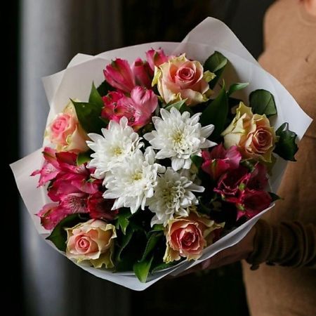 Букет живых цветов ДАРИ ЦВЕТЫ Букет розы, альстромерия, хризантема