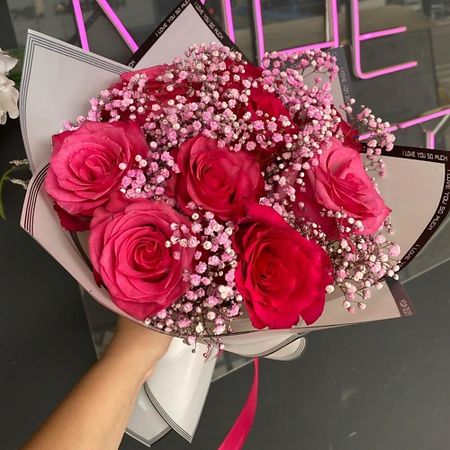 Букет живых цветов ДАРИ ЦВЕТЫ Розы с гипсофилой