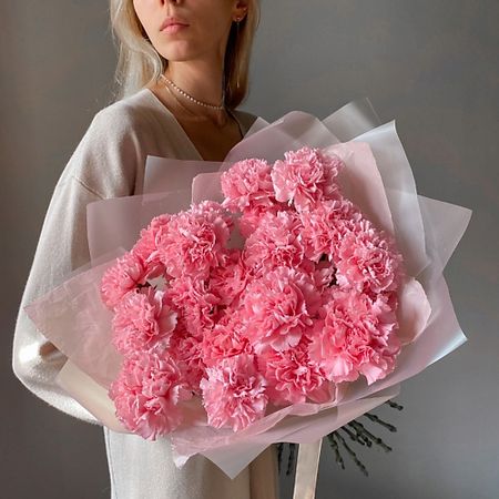 Букет живых цветов VERESK Букет с розовыми гвоздиками. Veresk 338 ирина вадимовна зартайская маленький йети с розовыми пятками