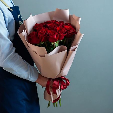 Букет живых цветов ЦВЕТНИК ЦВЕТЫ И ПОДАРКИ Букет из 11 красных роз Эквадор премиум упаковке