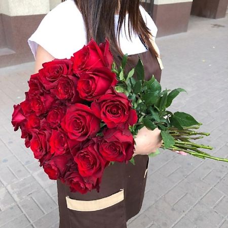 Букет живых цветов MILOTTA FLORAL SHOP 21 бордовая роза