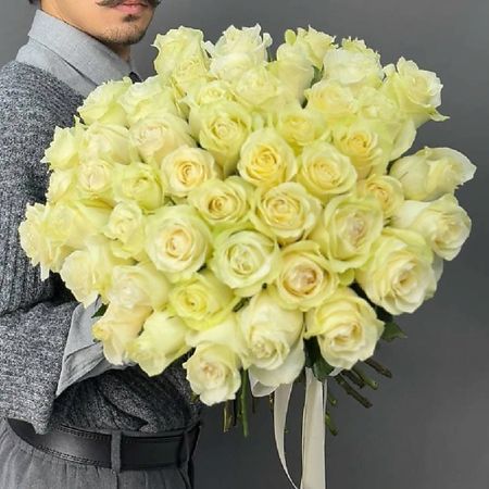 Букет живых цветов 4 СЕЗОНА Монобукет из 51 розы пастельных оттенков