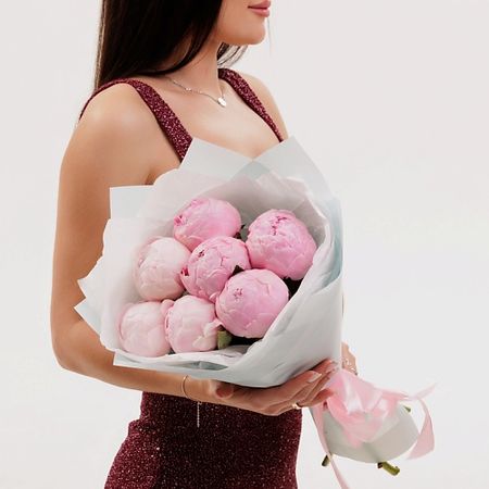 Букет живых цветов БУКЕТНАЯ ЛАВКА 7 пионов