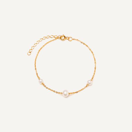 BY DEBORAH GARDNER Браслет Three Pearls Bracelet Gold антон павлович чехов three years
