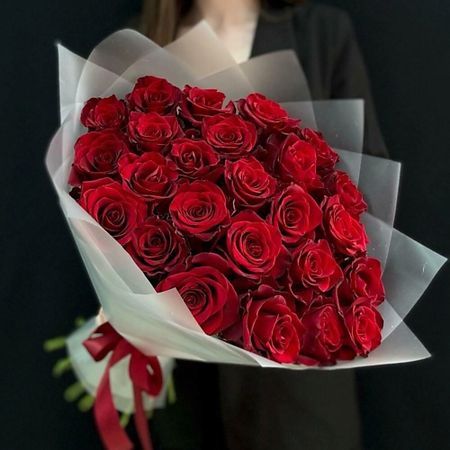 Букет живых цветов ДАМА ФЕЯ 25 бордовах роз Эквадор в авторской упаковке александр дюма сын дама с камелиями