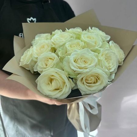 Букет живых цветов КЛУМБА Белые розы