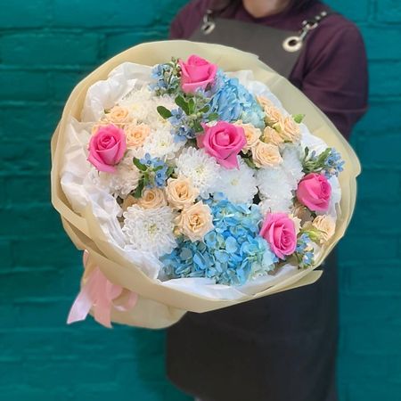 Букет живых цветов ЦВЕТЫ МИШКИ Букет из гортензии и розы