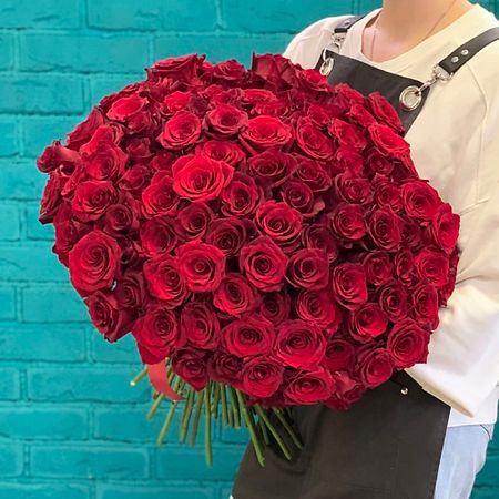 Букет живых цветов ЦВЕТЫ МИШКИ Букет из 101 красной розы