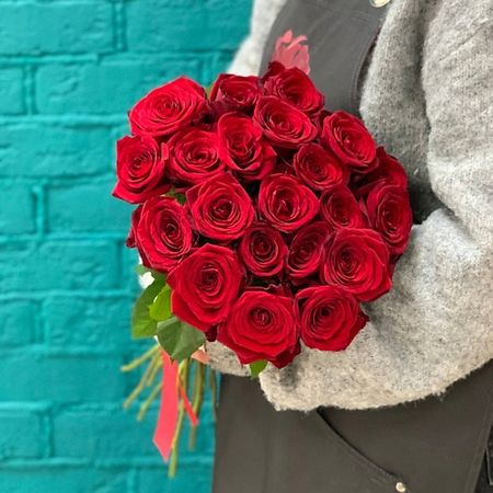 Букет живых цветов ЦВЕТЫ МИШКИ Буке из 21 красной розы