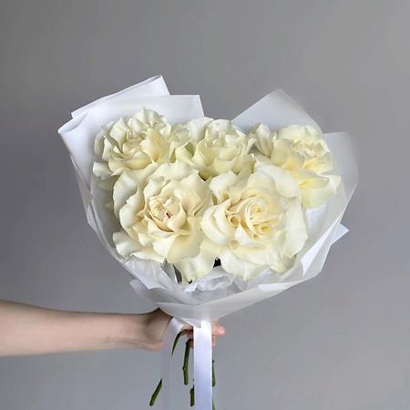 Букет живых цветов МНОГО ЦВЕТОВ ЦВЕТОЧНЫЙ МАГАЗИН Монобукет из 5 французских роз