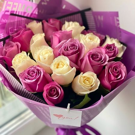 Букет живых цветов FLOWER ART HOUSE СТУДИЯ ФЛОРИСТИКИ И ДЕКОРА Монобукет из 19 роз