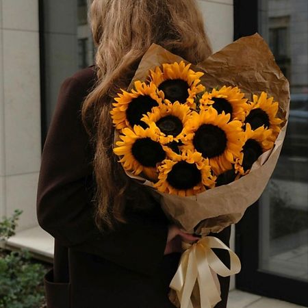 Букет живых цветов МНОГО ЦВЕТОВ ЦВЕТОЧНЫЙ МАГАЗИН Букет солнечных подсолнухов