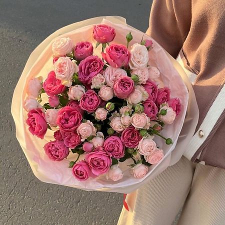 Букет живых цветов МНОГО ЦВЕТОВ ЦВЕТОЧНЫЙ МАГАЗИН Букет кустовых роз харук олег васильевич магазин под диваном