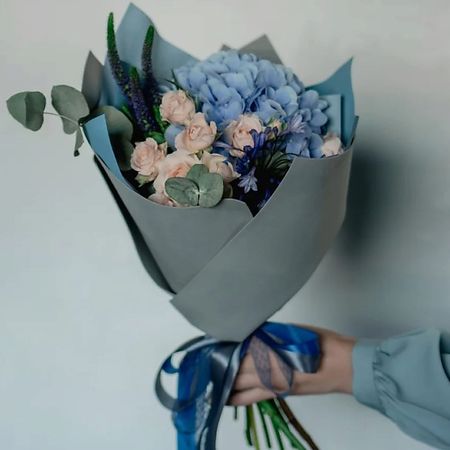 Букет живых цветов SORRYCH Букет с голубой гортензией