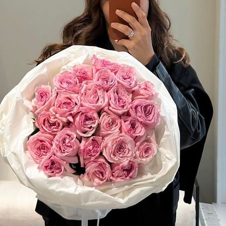 Букет живых цветов МНОГО ЦВЕТОВ ЦВЕТОЧНЫЙ МАГАЗИН Монобукет из пионовидных роз сорта Pink Ohara