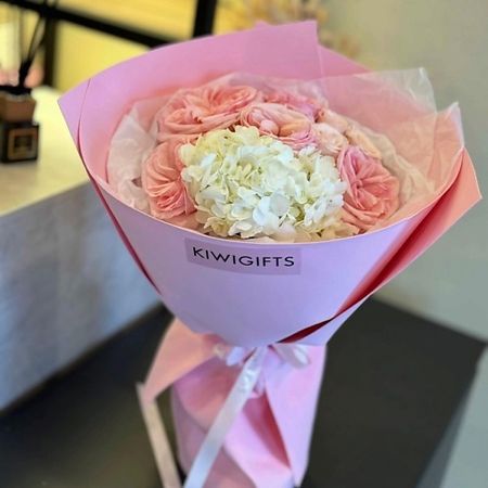 Букет живых цветов KIWIGIFTS Букет цветов живые Розы, Гортензия