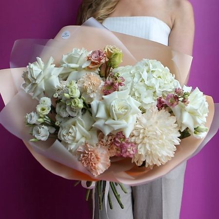 Букет живых цветов BOTANICA СТУДИЯ ФЛОРИСТИКИ CARAMEL