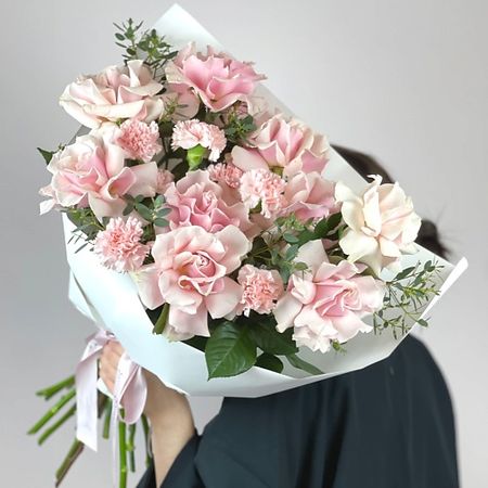 Букет живых цветов MARIMAY Авторский букет с розовыми французскими розами