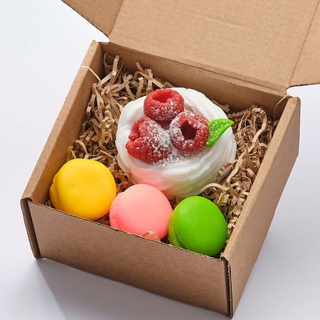 Мыло твердое SKUINA Мыло ручной работы десерт Павловой с малиной и макаруны