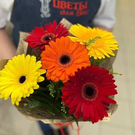 Букет живых цветов ЦВЕТЫ ДЛЯ ВАС Букет из 5 гербер