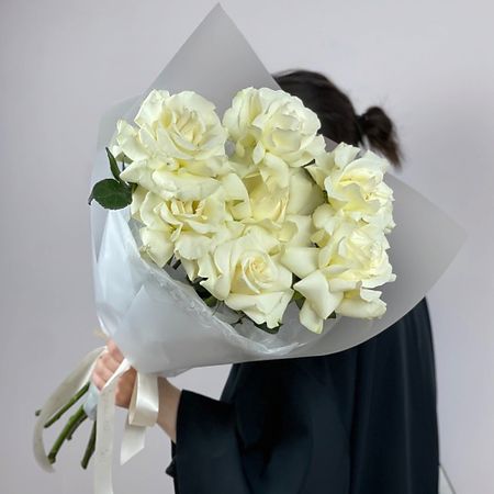 Букет живых цветов MARIMAY Монобукет из 7 белых французских роз