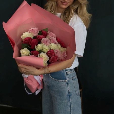 Букет живых цветов ШОПЕН Букет из 25 разноцветных роз