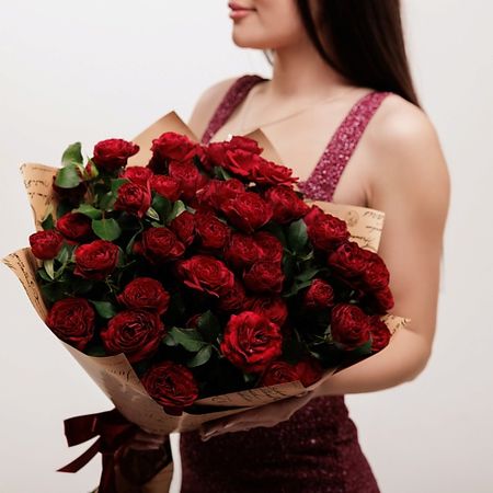 Букет живых цветов БУКЕТНАЯ ЛАВКА Роскошные кустовые розы