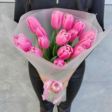 Букет живых цветов ДОМ ЦВЕТОВ АННЫ БАКАЛОВОЙ 15 розовых тюльпанов