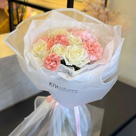 Букет живых цветов KIWIGIFTS Букет цветов живые Розы, Гортензия, Диантус