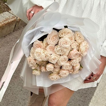 Букет живых цветов KIWIGIFTS Букет цветов живые Розы кустовые