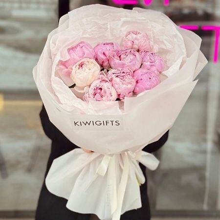 Букет живых цветов KIWIGIFTS Букет цветов живые пионы