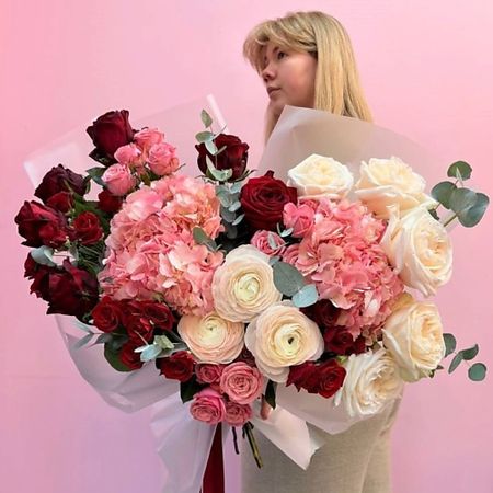 Букет живых цветов ЗАЦВЕТАЙ. ЦВЕТОЧНЫЙ БУТИК Премиум букет «сердце Амура»