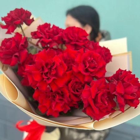 Букет живых цветов SORRYCH Букет из 17 бордовых, французских роз