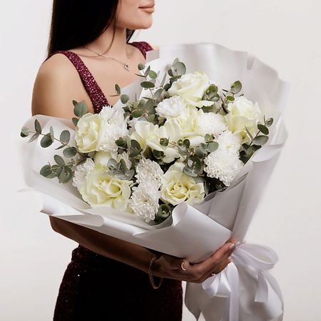 Букет живых цветов БУКЕТНАЯ ЛАВКА Французская роза с хризантемой