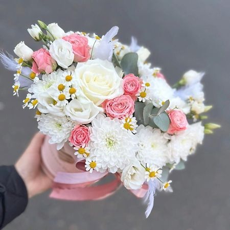 Букет живых цветов FLOWERTVER Композиция с пёрышками